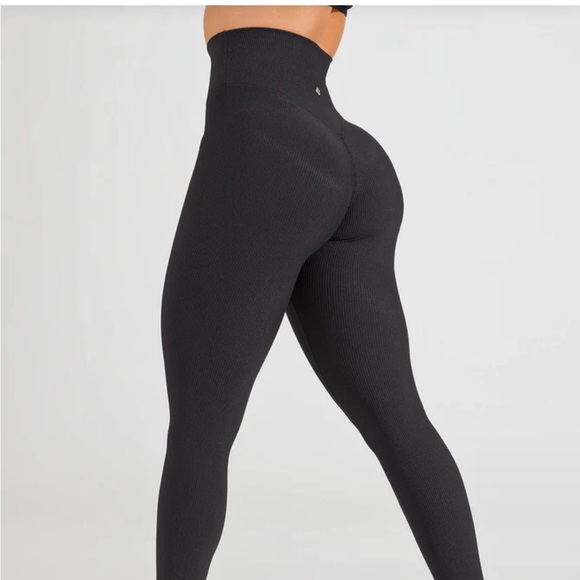 NWOT Buff Bunny Material Girl Leggings - Picture 3 of 7